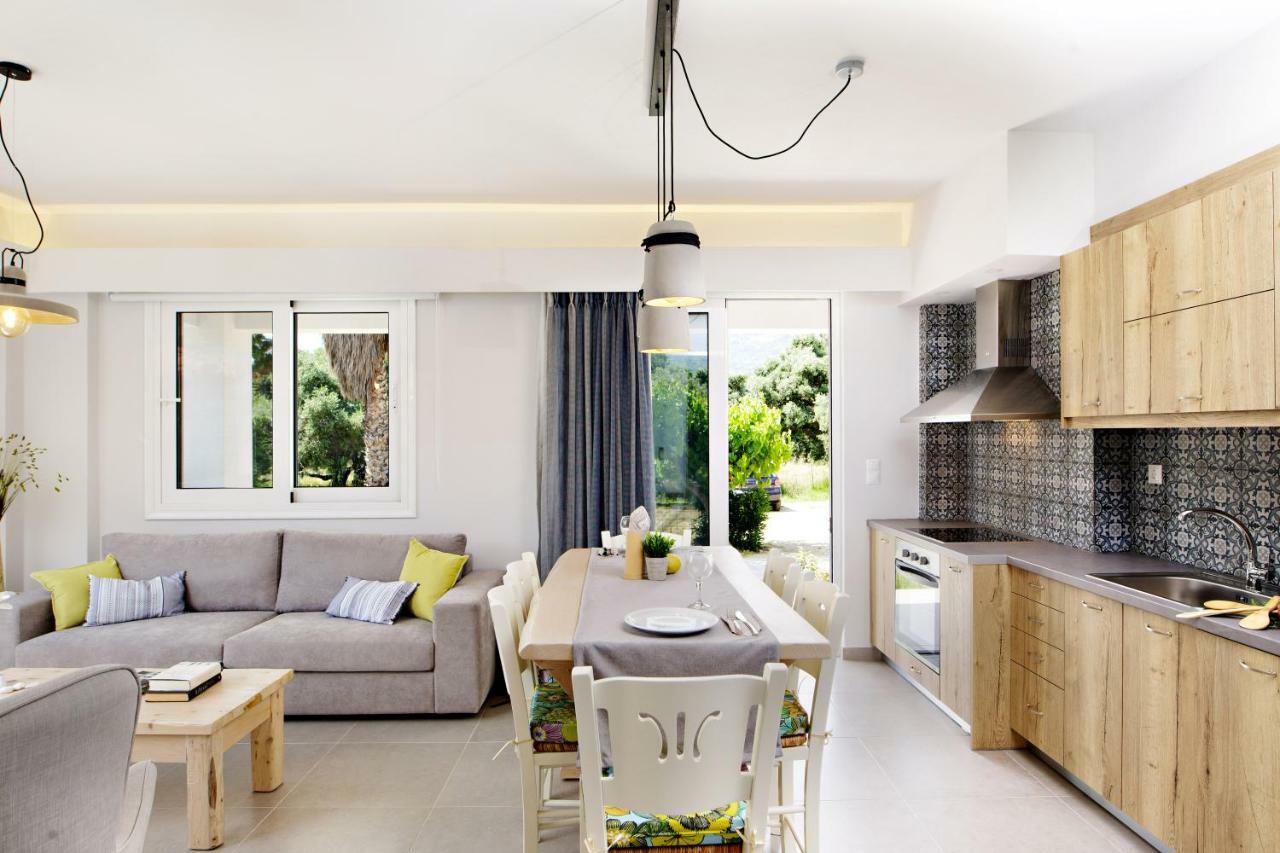 Irida Guesthouse By The Pool ปลาเกียส ภายนอก รูปภาพ