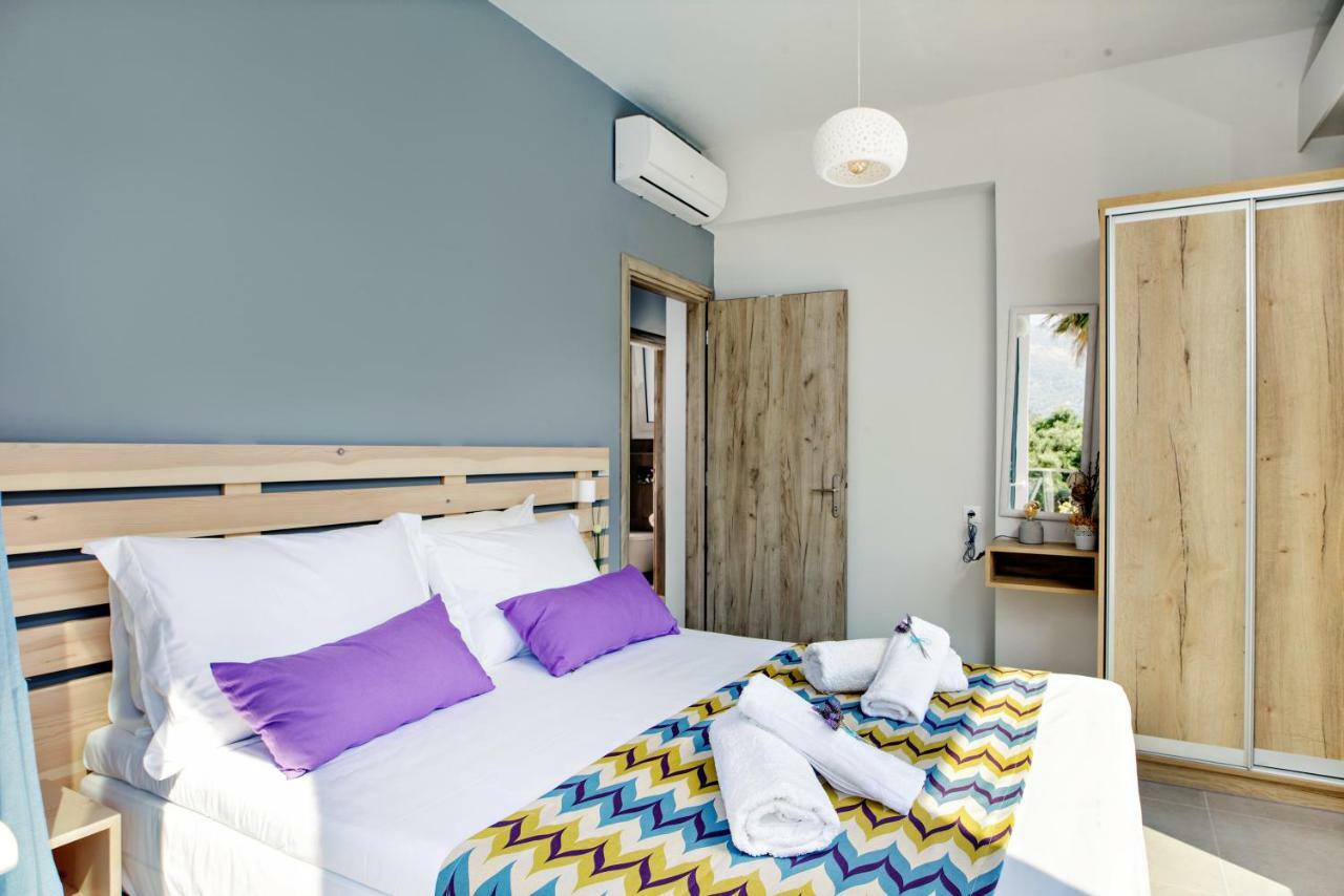 Irida Guesthouse By The Pool ปลาเกียส ภายนอก รูปภาพ